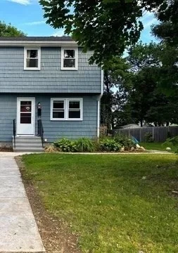2 bed, 1 bath apartment for rent at 3 Pleasant Ct Unit R, Medfield — photo 2 of 18