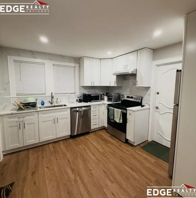 6 bed, 3 bath apartment for rent at 3 Portina Rd Unit 1, Brighton