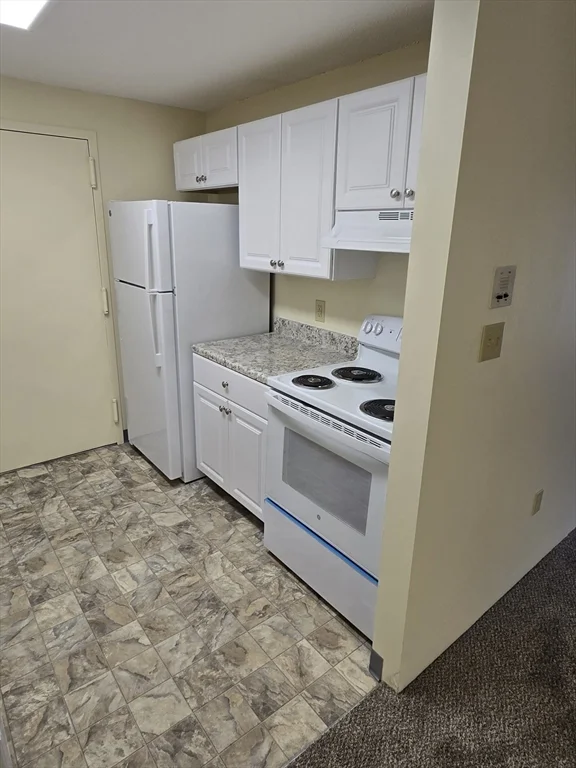 1 bed, 1 bath apartment for rent at 3 Post Oak Ln Unit 12, Natick — photo 4 of 19