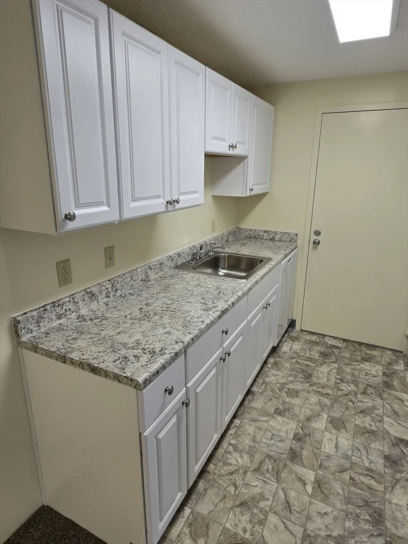 1 bed, 1 bath apartment for rent at 3 Post Oak Ln Unit 12, Natick — photo 3 of 19