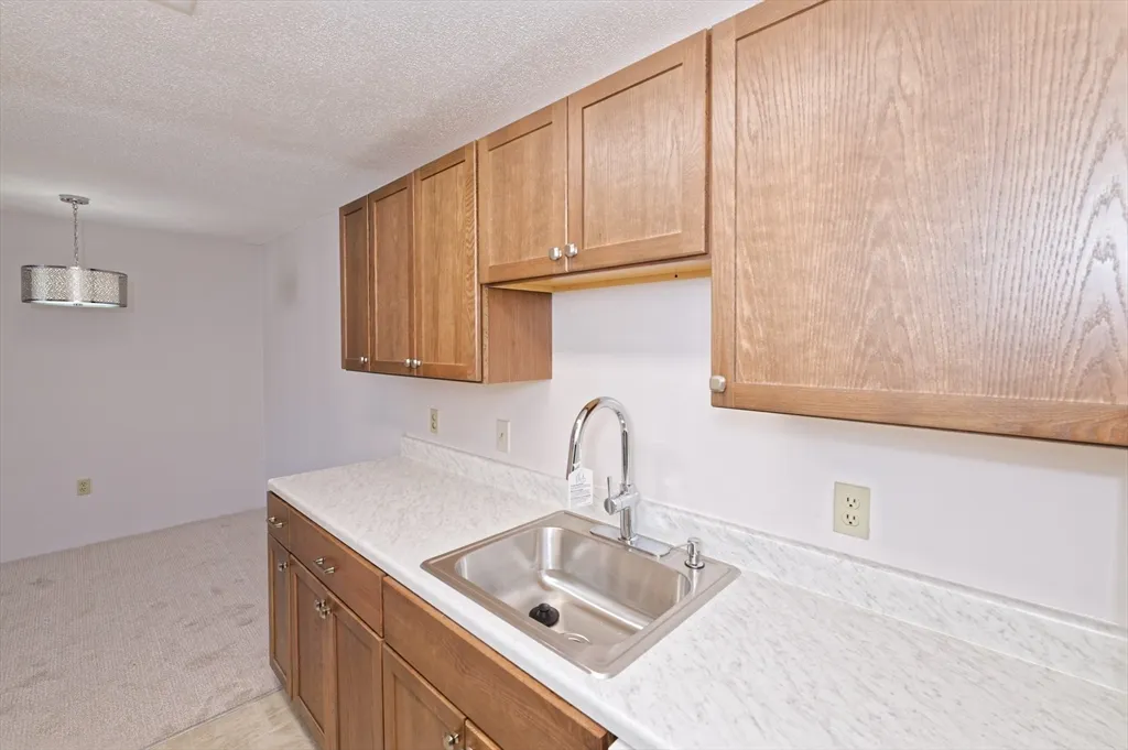 2 bed, 1 bath apartment for rent at 3 Post Oak Ln Unit 9, Natick — photo 13 of 30