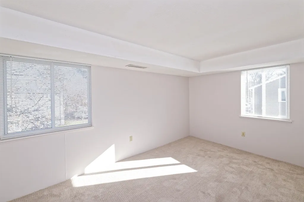 2 bed, 1 bath apartment for rent at 3 Post Oak Ln Unit 9, Natick — photo 16 of 30
