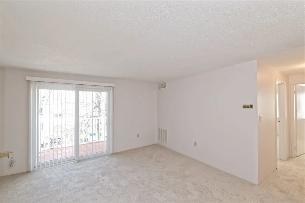 2 bed, 1 bath apartment for rent at 3 Post Oak Ln Unit 9, Natick — photo 8 of 30