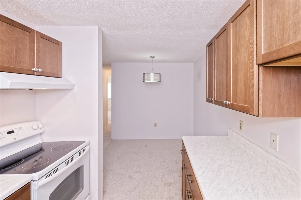 2 bed, 1 bath apartment for rent at 3 Post Oak Ln Unit 9, Natick — photo 11 of 30