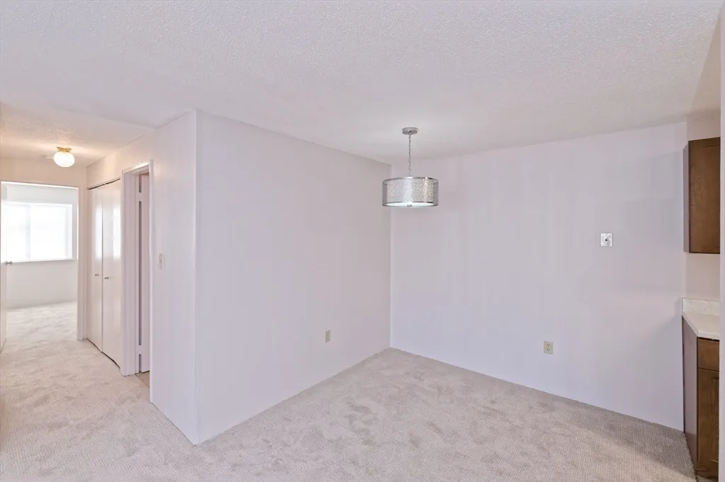 2 bed, 1 bath apartment for rent at 3 Post Oak Ln Unit 9, Natick — photo 7 of 30