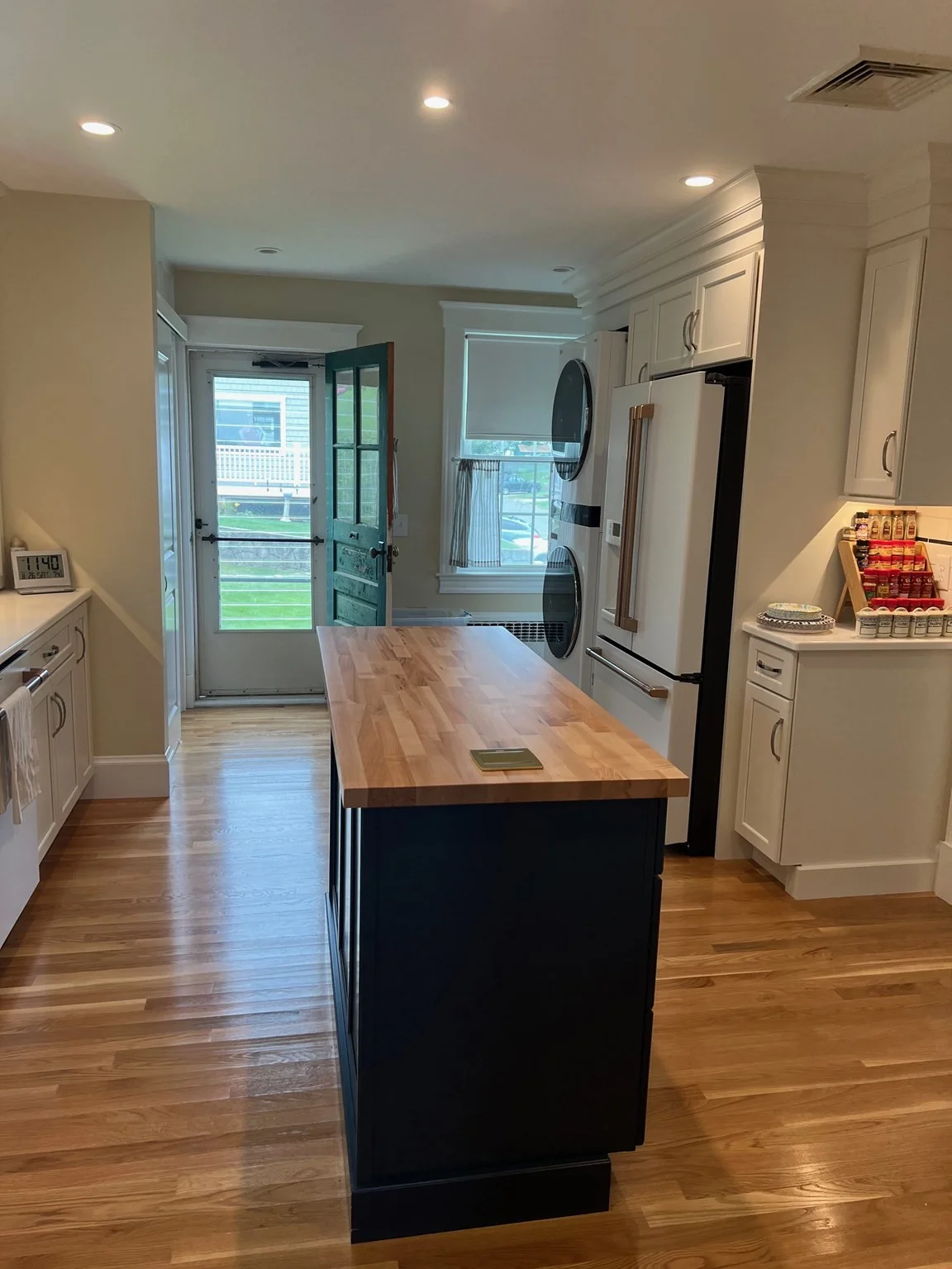3 bed, 1 bath apartment for rent at 3 Priscilla Beach, Plymouth — photo 2 of 18