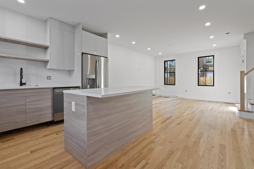 4 bed, 3 bath apartment for rent at 3 Pulaski Ave, South Boston — photo 4 of 19