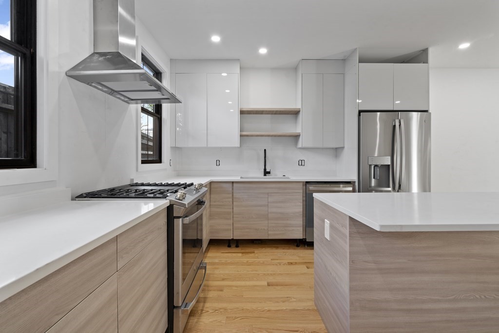 4 bed, 3 bath apartment for rent at 3 Pulaski Ave, South Boston — photo 3 of 19