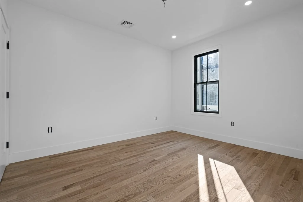 4 bed, 3.5 bath apartment for rent at 3 Pulaski Ave Unit 1, South Boston — photo 11 of 19