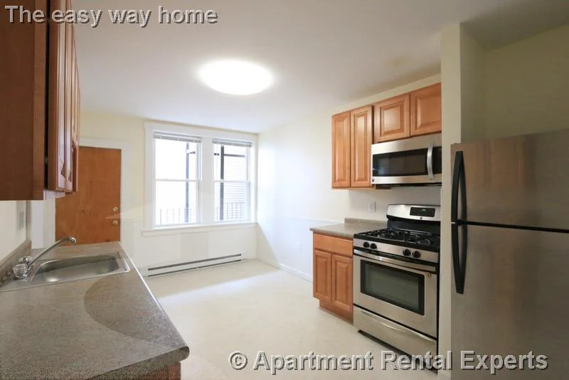 2 bed, 1 bath apartment for rent at 3 Quincy St Unit 4, Union Square — photo 2 of 24