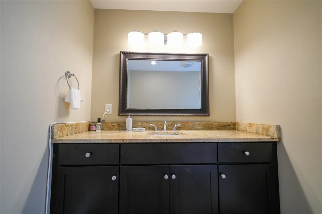 3 bed, 2 bath apartment for rent at 3 Redwood, Lynnfield — photo 21 of 39