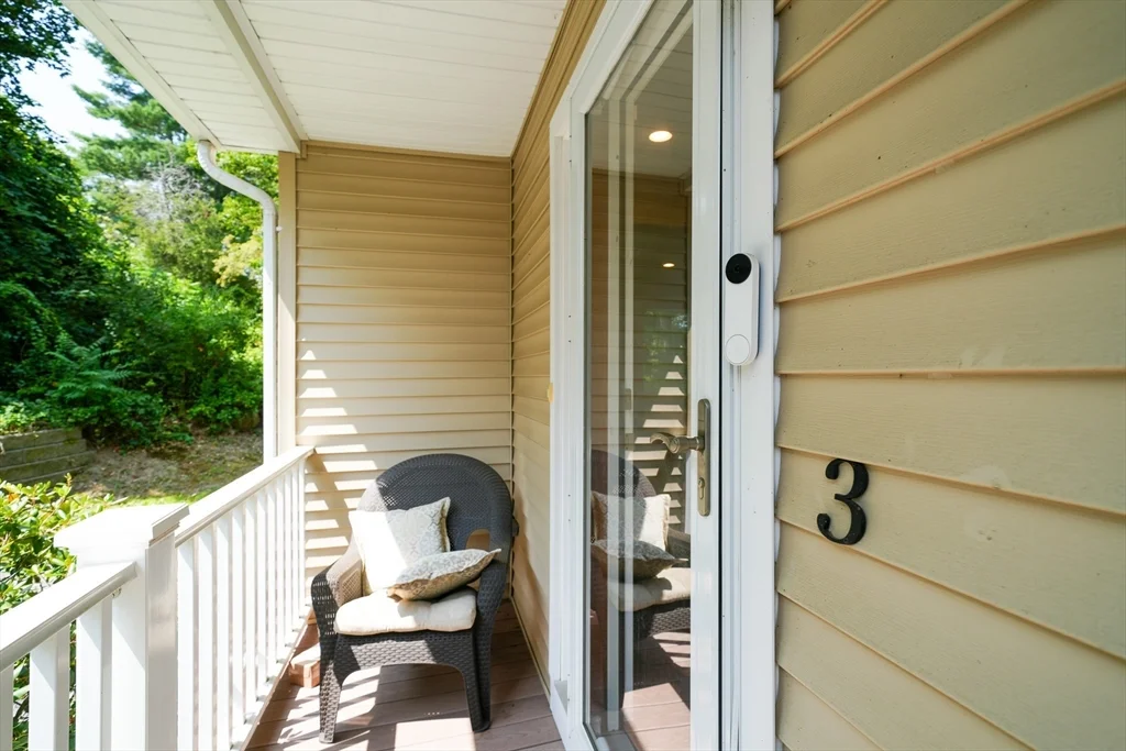 3 bed, 2 bath apartment for rent at 3 Redwood, Lynnfield — photo 6 of 39