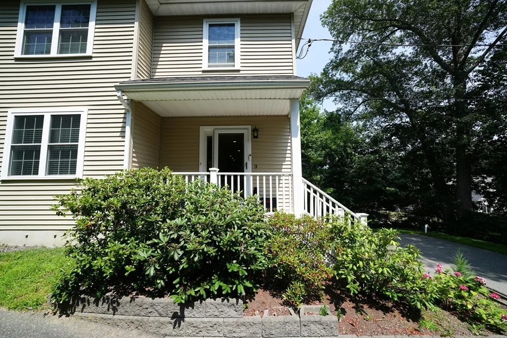 3 bed, 2 bath apartment for rent at 3 Redwood, Lynnfield — photo 5 of 39