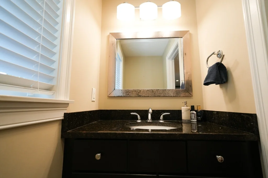 3 bed, 2 bath apartment for rent at 3 Redwood, Lynnfield — photo 16 of 39