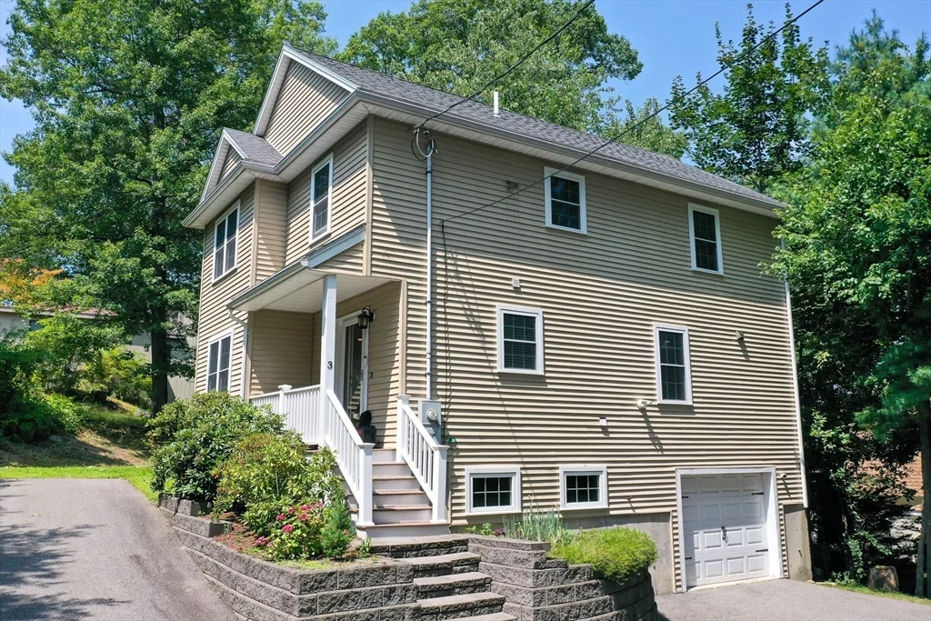 3 bed, 2 bath apartment for rent at 3 Redwood, Lynnfield — photo 1 of 39