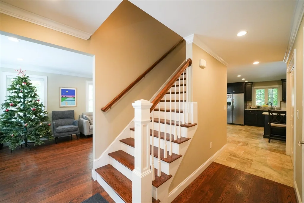 3 bed, 2 bath apartment for rent at 3 Redwood, Lynnfield — photo 7 of 39