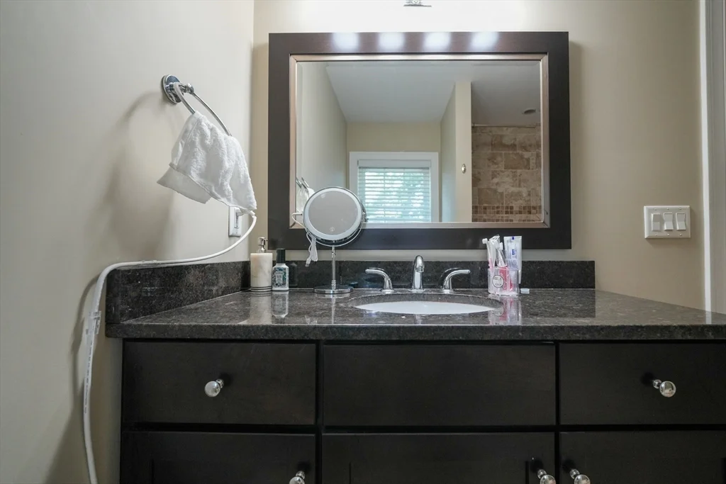 3 bed, 2 bath apartment for rent at 3 Redwood, Lynnfield — photo 26 of 39