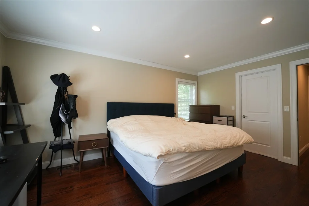 3 bed, 2 bath apartment for rent at 3 Redwood, Lynnfield — photo 18 of 39