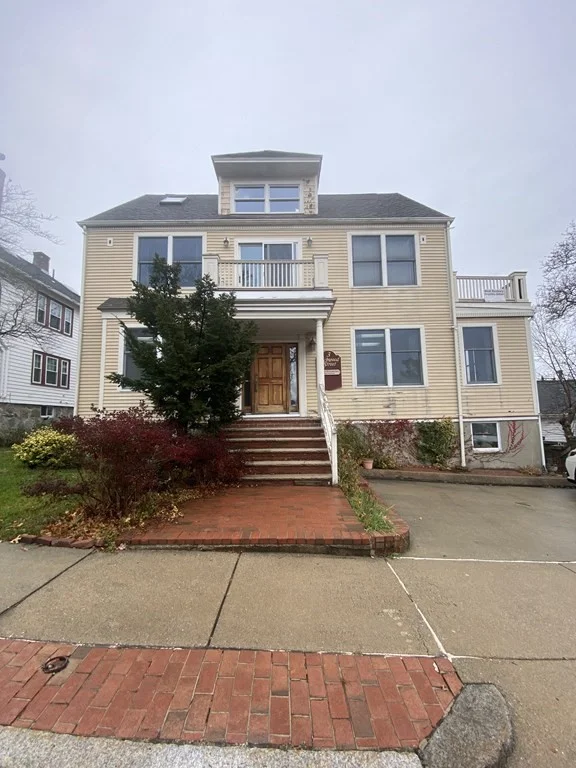 3 bed, 1 bath apartment for rent at 3 Richwood St Unit 2, West Roxbury — photo 1 of 11