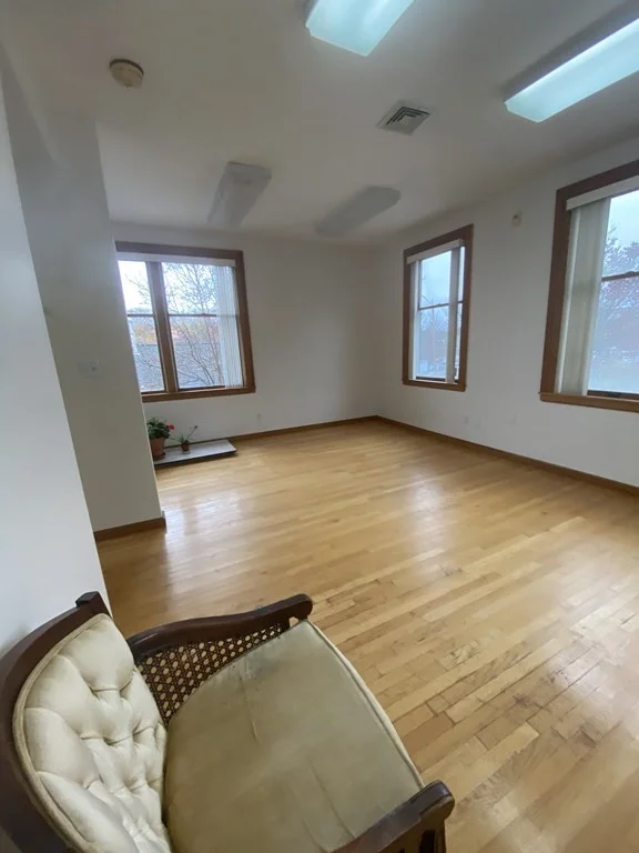 3 bed, 1 bath apartment for rent at 3 Richwood St Unit 2, West Roxbury — photo 2 of 11