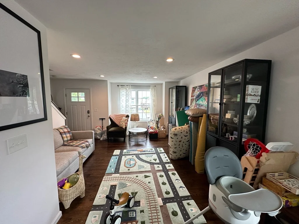 2 bed, 1 bath apartment for rent at 3 Riley Rd Unit 3, Tyngsborough — photo 3 of 19