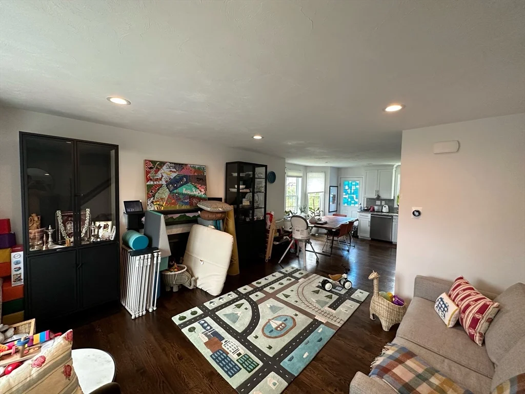2 bed, 1 bath apartment for rent at 3 Riley Rd Unit 3, Tyngsborough — photo 5 of 19