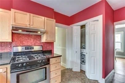 2 bed, 1 bath apartment for rent at 3 Sacramento Pl Unit 3, Baldwin — photo 4 of 17