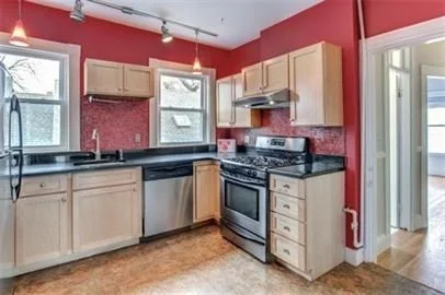 2 bed, 1 bath apartment for rent at 3 Sacramento Pl Unit 3, Baldwin — photo 2 of 17