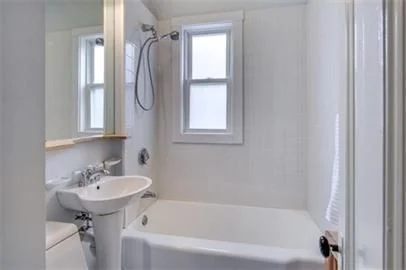 2 bed, 1 bath apartment for rent at 3 Sacramento Pl Unit 3, Baldwin — photo 15 of 17