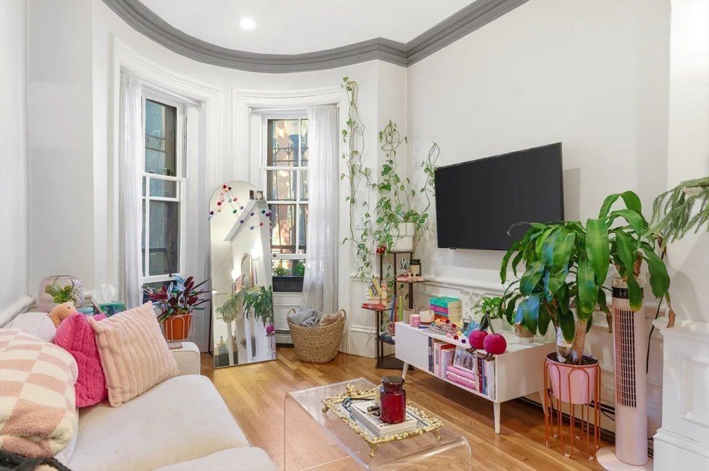 1 bed, 1 bath apartment for rent at 3 Saint Charles St Unit 2, South End — photo 2 of 8