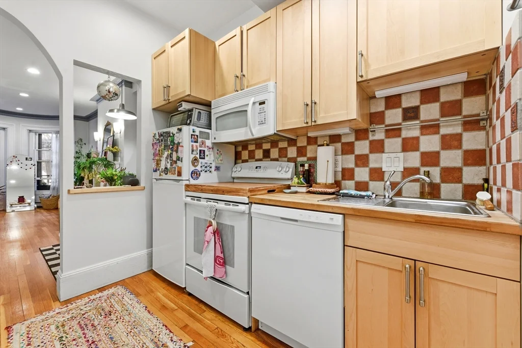 1 bed, 1 bath apartment for rent at 3 Saint Charles St Unit 2, South End — photo 5 of 8