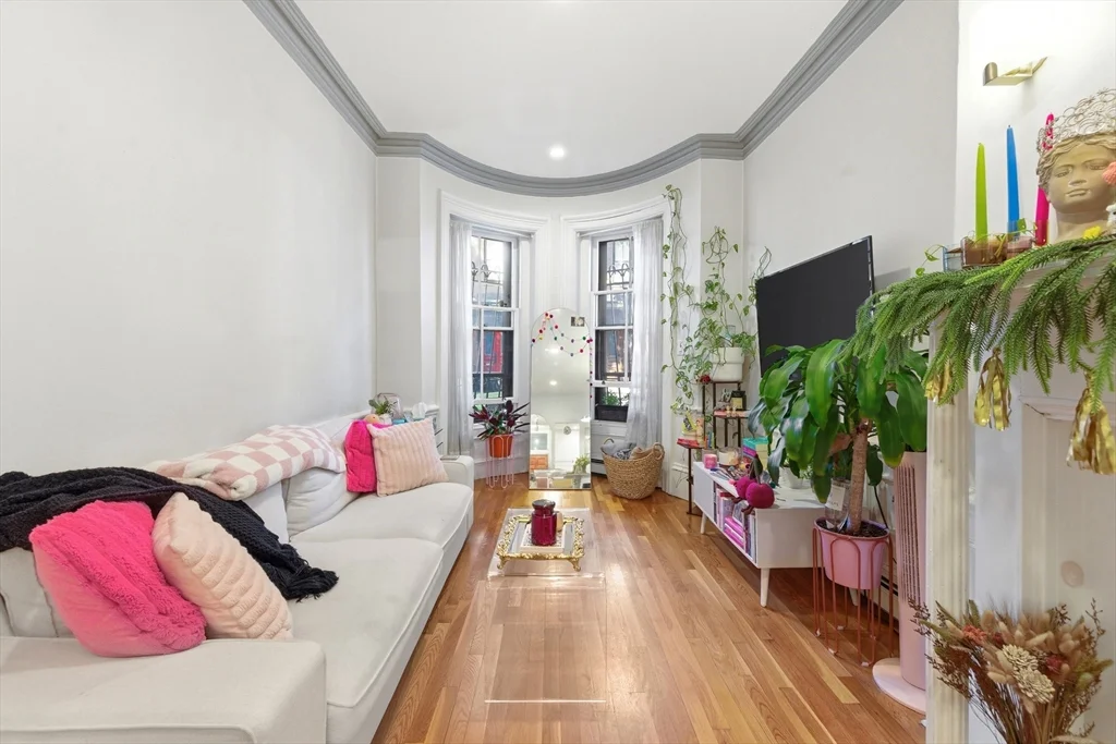 1 bed, 1 bath apartment for rent at 3 Saint Charles St Unit 2, South End — photo 3 of 8