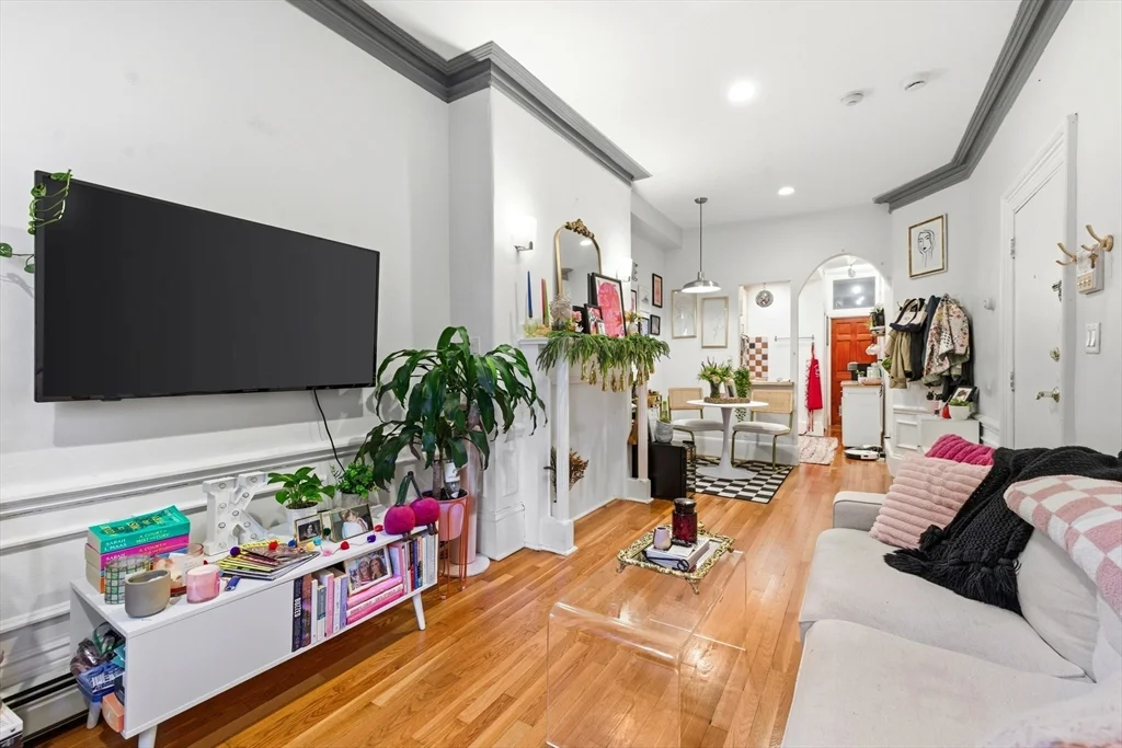 1 bed, 1 bath apartment for rent at 3 Saint Charles St Unit 2, South End