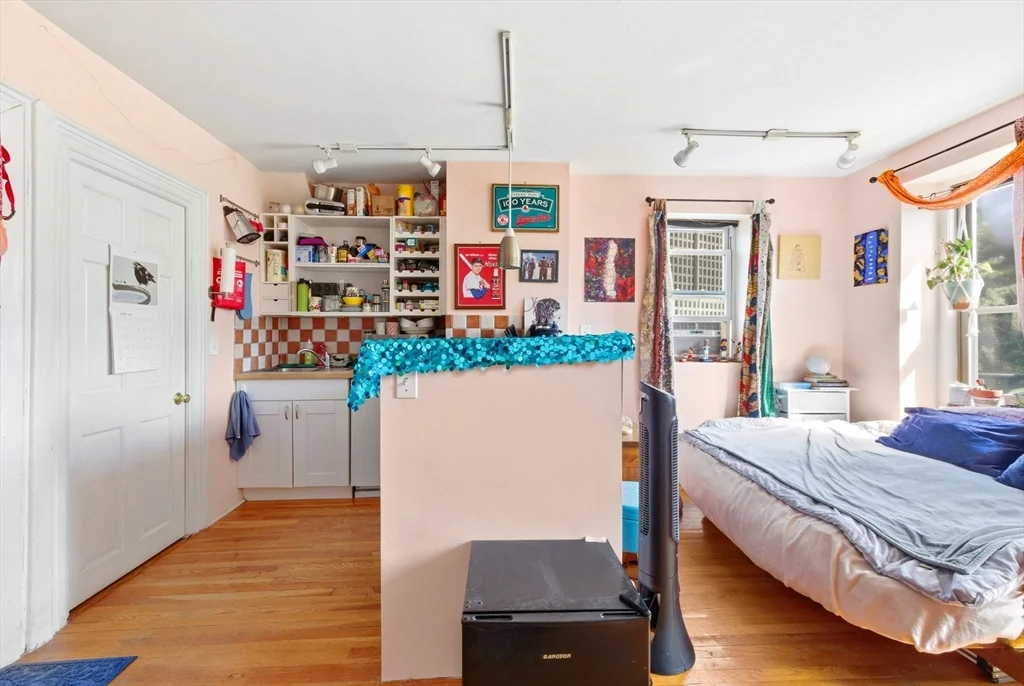 Studio bed, 1 bath apartment for rent at 3 Saint Charles St Unit 8, South End — photo 3 of 7