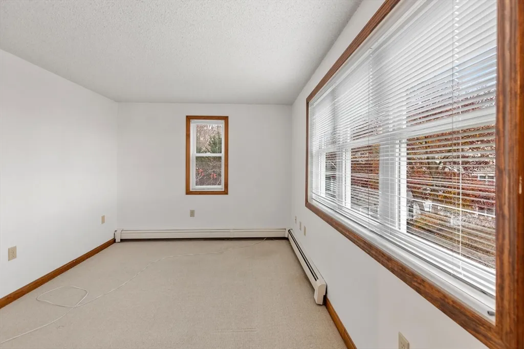 2 bed, 1 bath apartment for rent at 3 Sandpiper Ln Unit 3B, Long Beach — photo 14 of 24