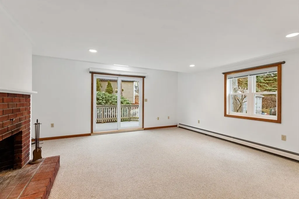 2 bed, 1 bath apartment for rent at 3 Sandpiper Ln Unit 3B, Long Beach — photo 6 of 24