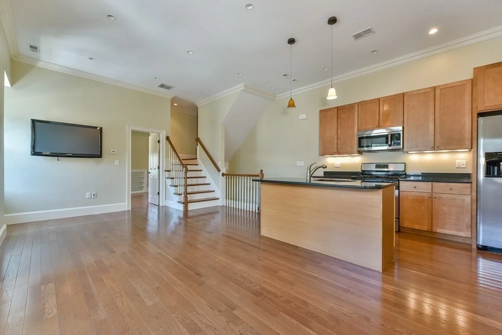 2 bed, 1 bath apartment for rent at 3 Savin Hill Ave Unit 2, Dorchester — photo 1 of 11