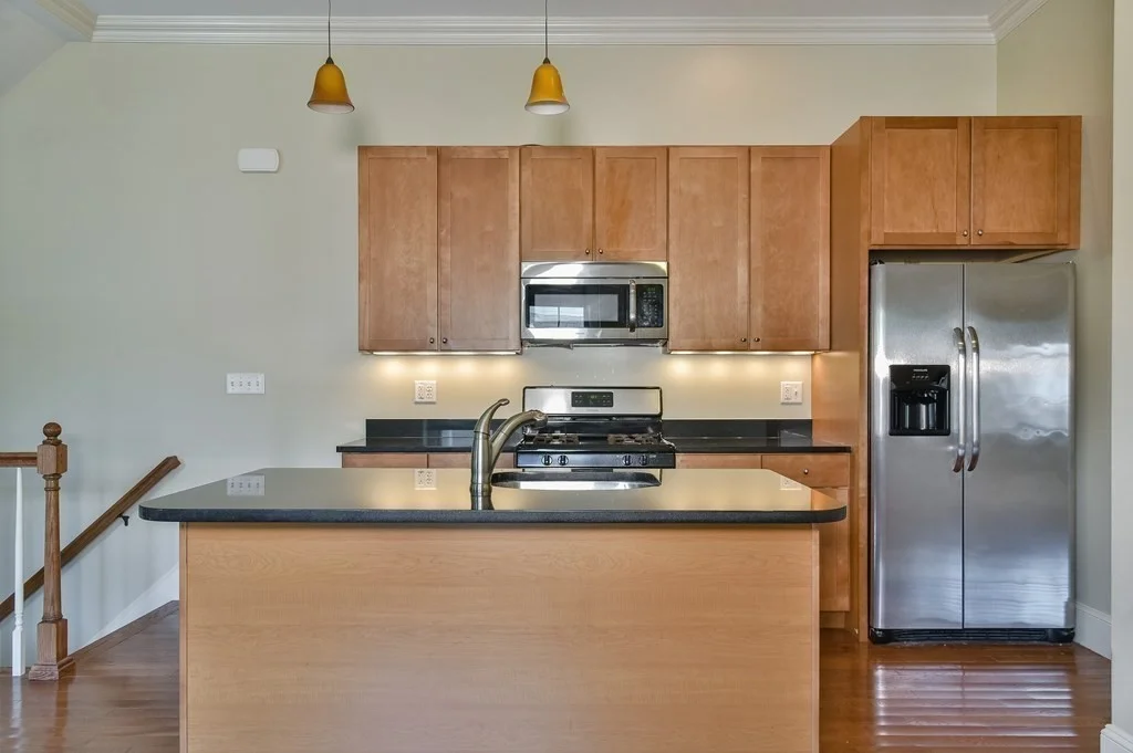 2 bed, 1 bath apartment for rent at 3 Savin Hill Ave Unit 2, Dorchester — photo 3 of 11