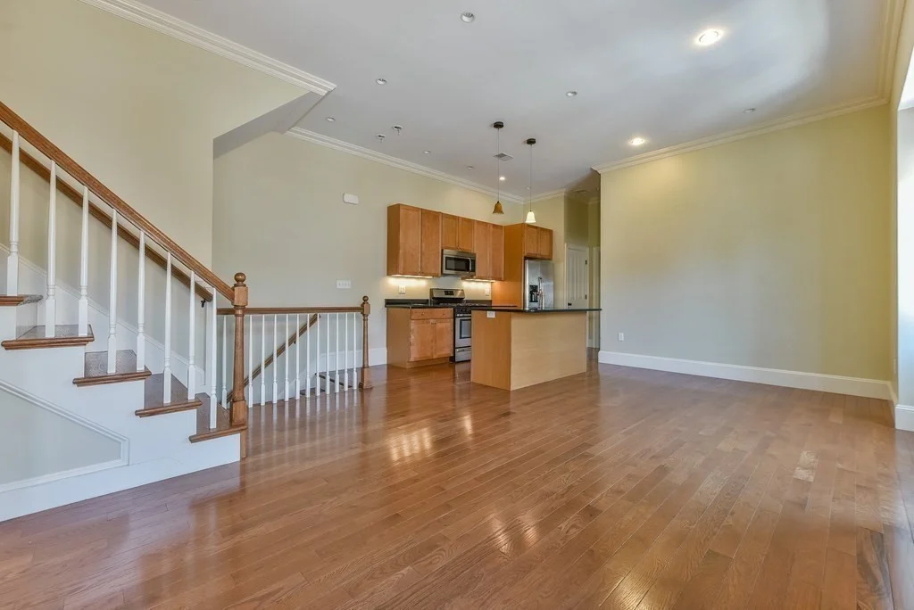 2 bed, 1 bath apartment for rent at 3 Savin Hill Ave Unit 2, Dorchester — photo 4 of 11