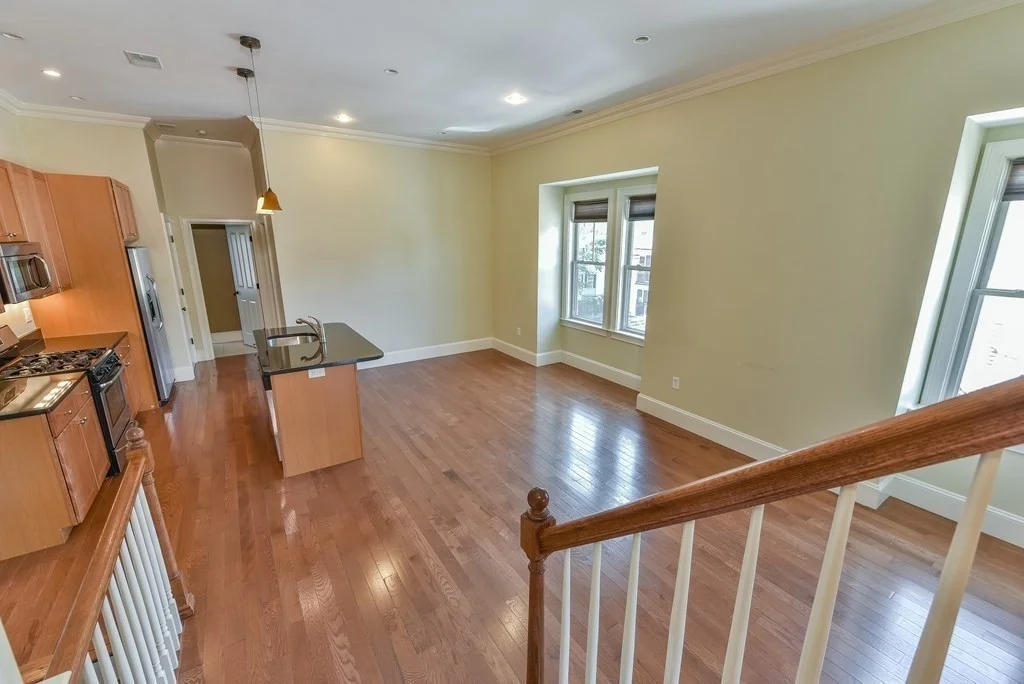 2 bed, 1 bath apartment for rent at 3 Savin Hill Ave Unit 2, Dorchester — photo 5 of 11