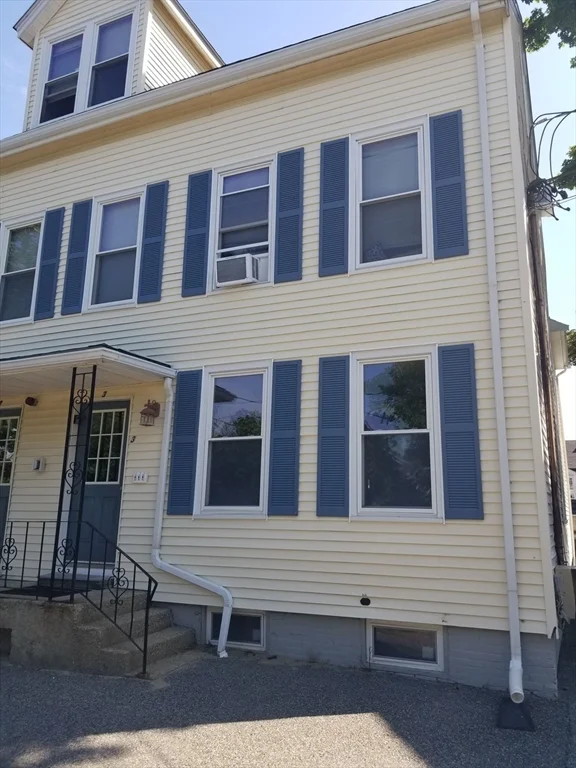 1 bed, 1 bath apartment for rent at 3 Sawyer Pl Unit 1, Plymouth — photo 1 of 8