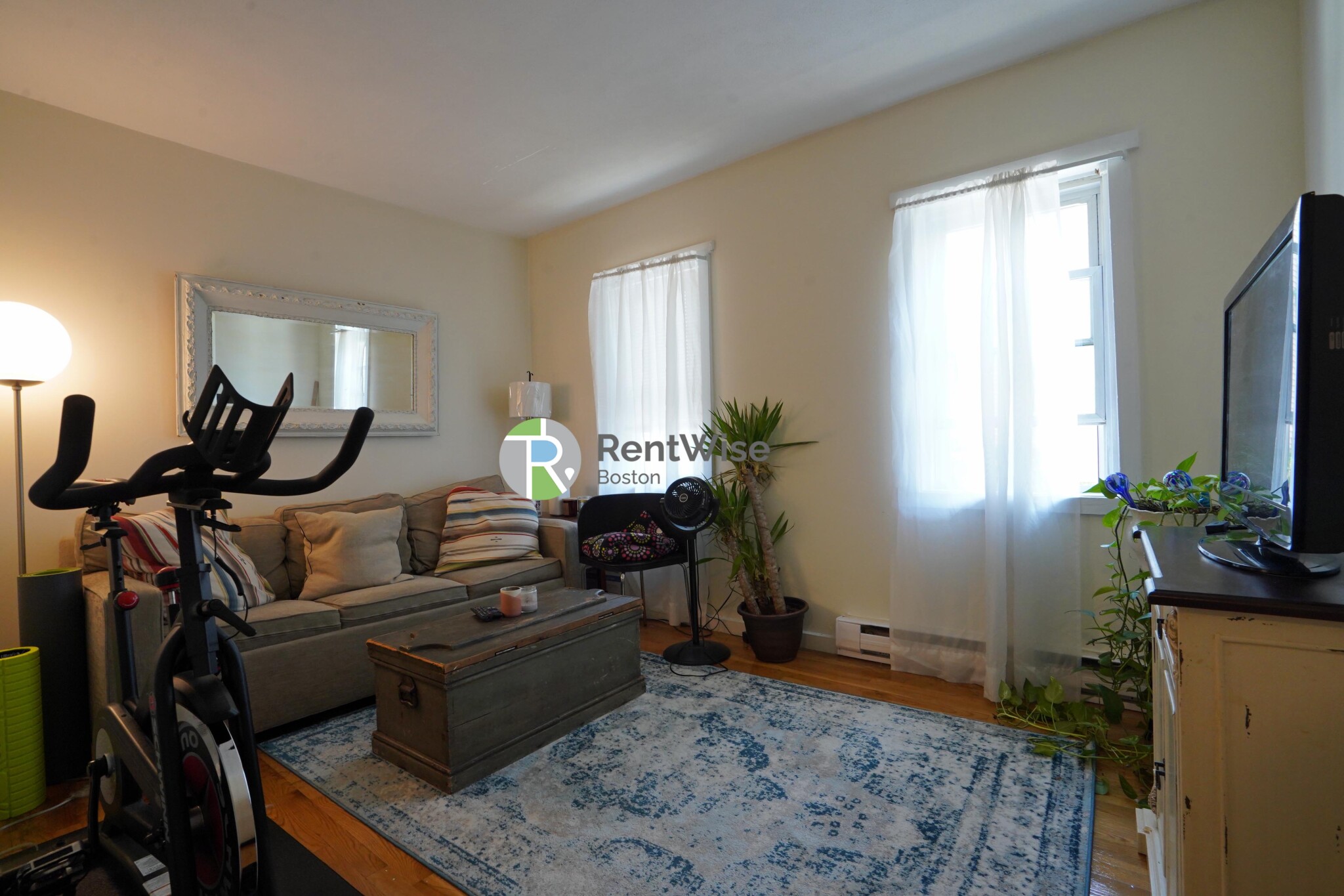 2 bed, 1 bath apartment for rent at 3 Schrepel Pl Unit 2, South Boston