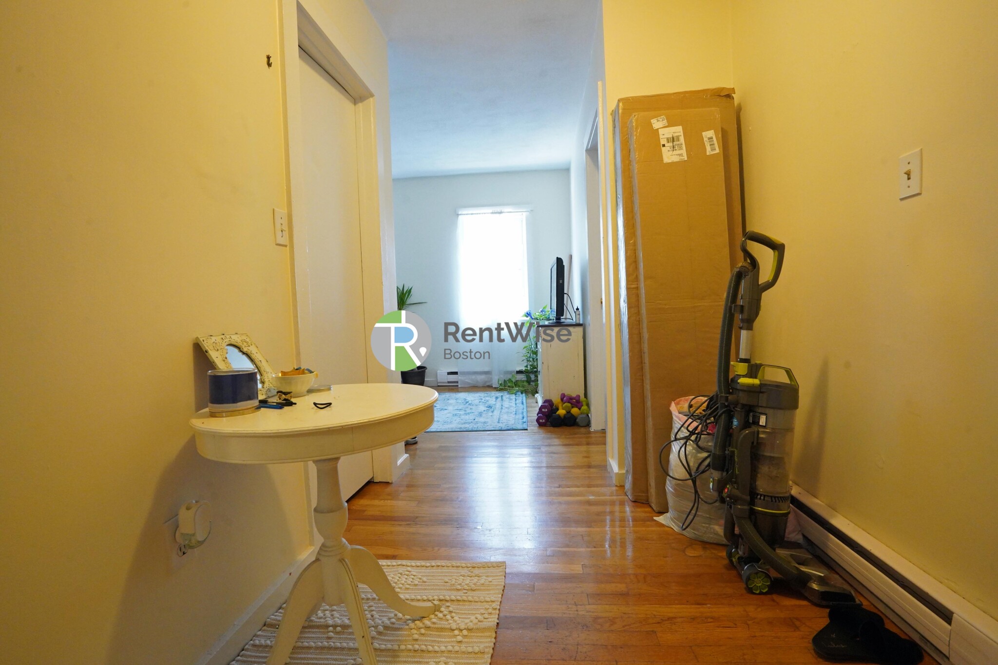 2 bed, 1 bath apartment for rent at 3 Schrepel Pl Unit 2, South Boston — photo 5 of 18