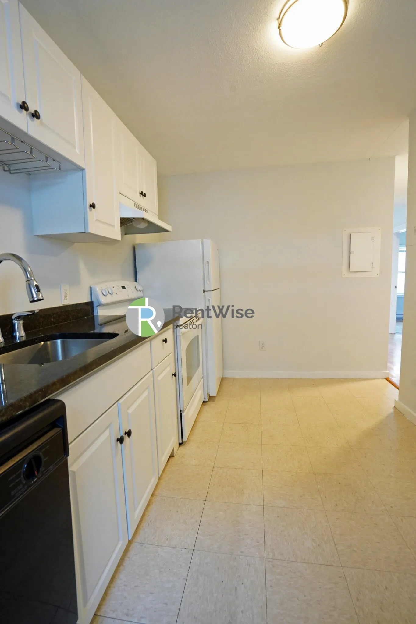 2 bed, 1 bath apartment for rent at 3 Schrepel Pl Unit 3, South Boston — photo 10 of 29