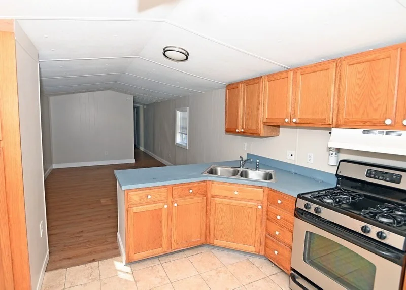 2 bed, 1 bath apartment for rent at 3 Sean Circle Unit 3, East Wareham — photo 2 of 9
