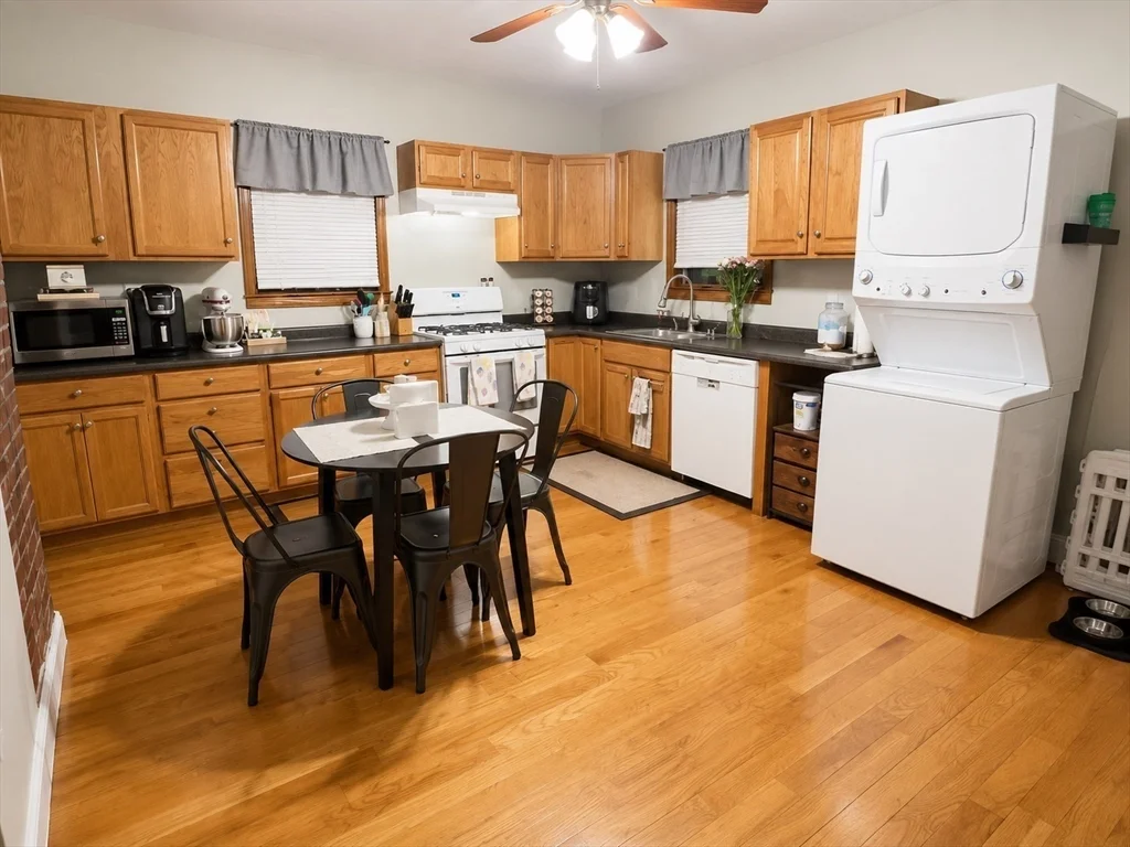 4 bed, 2 bath apartment for rent at 3 Sexton Ct Unit 1, Dorchester — photo 4 of 13
