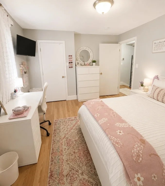4 bed, 2 bath apartment for rent at 3 Sexton Ct Unit 1, Dorchester — photo 7 of 13