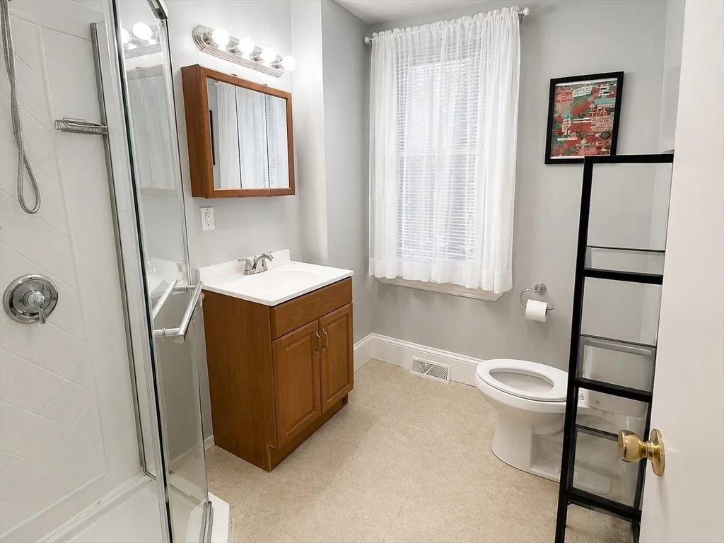 4 bed, 2 bath apartment for rent at 3 Sexton Ct Unit 1, Dorchester — photo 12 of 13