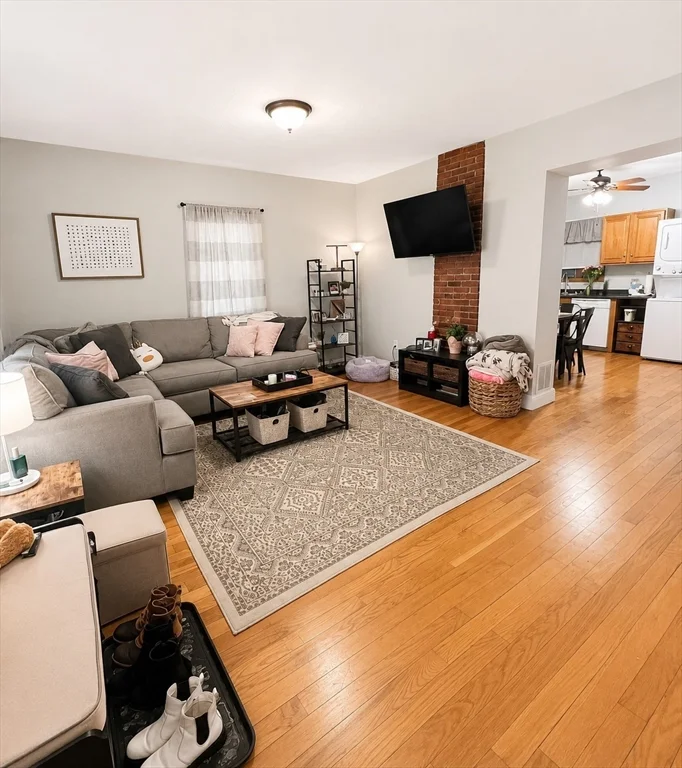 4 bed, 2 bath apartment for rent at 3 Sexton Ct Unit 1, Dorchester — photo 2 of 13