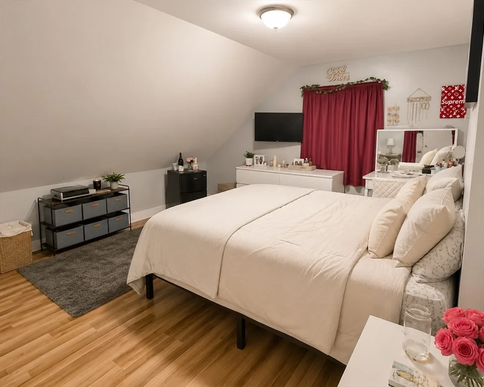 4 bed, 2 bath apartment for rent at 3 Sexton Ct Unit 1, Dorchester — photo 6 of 13
